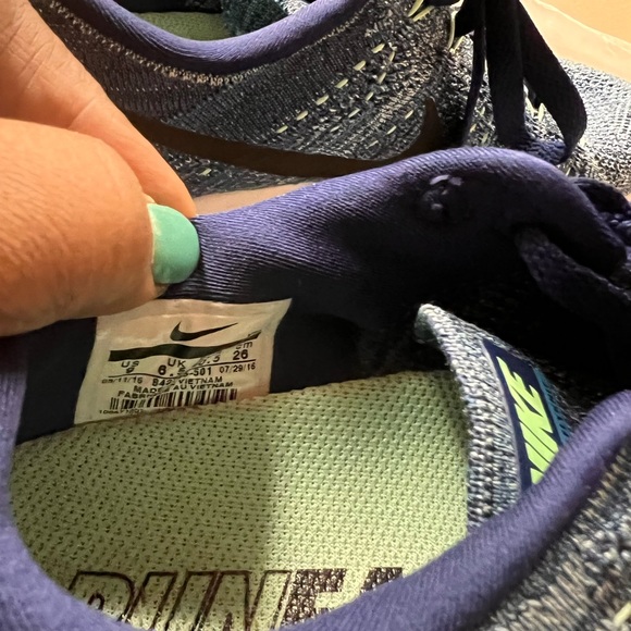 Nike - Picture 6 of 7